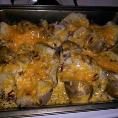 A picture of Bacon cheesy potatoes.
