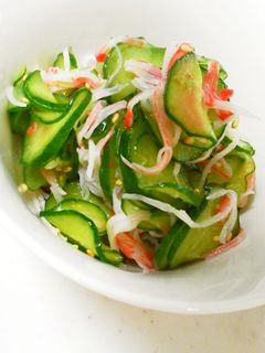 A picture of Chinese-style Cucumber and Imitation Crab in Vinegar Sauce.