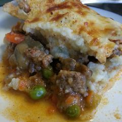 Cauliflower mashed shepherd's pie A picture of Cauliflower mashed shepherd's pie.