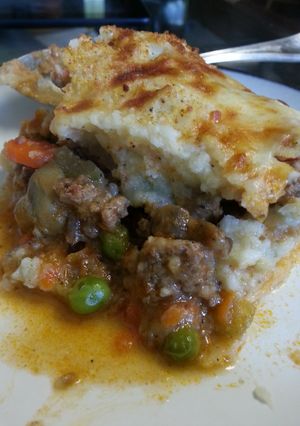 A picture of Cauliflower mashed shepherd's pie.