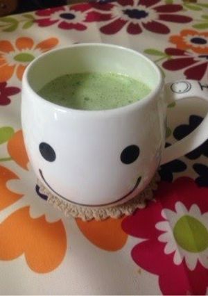 A picture of For Dieters:The Rules For Preparing an Easy Green Smoothie.