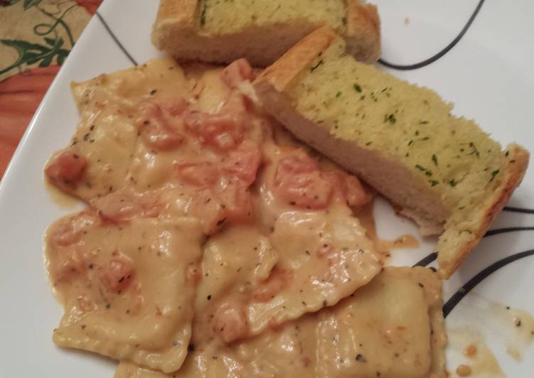 Tuscan Pasta with Tomato Basil Cream Tuscan Pasta with Tomato Basil Cream