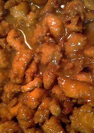 A picture of orange chicken.