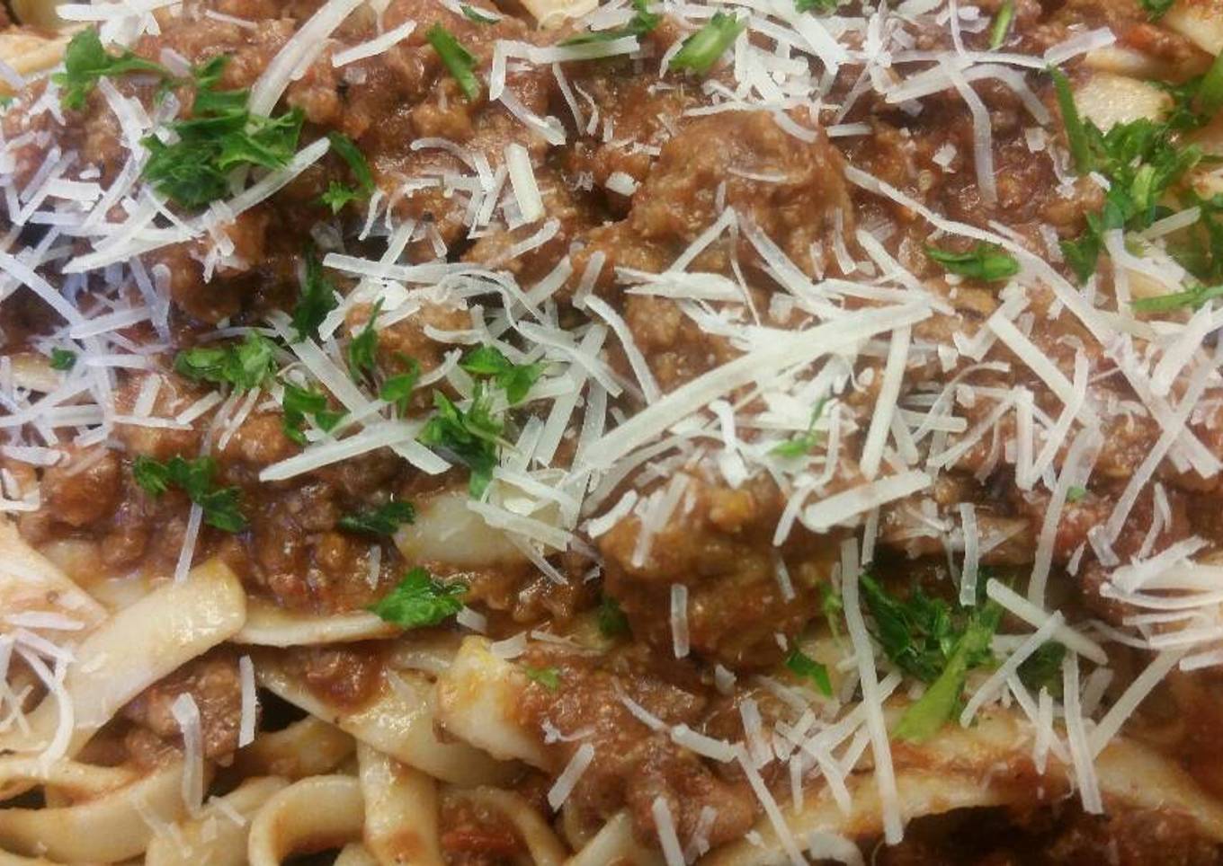 Fettuccine with meat sauce