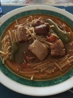 Una foto de Costilla de cerdo con fideos