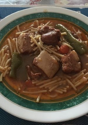 Una foto de Costilla de cerdo con fideos