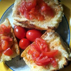 A picture of pan con tomate (easy and delicious side dish).