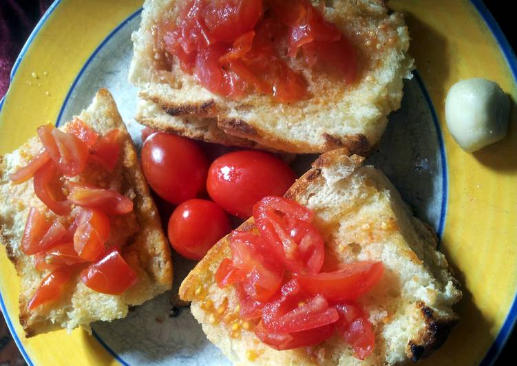 Simple Way to Make Perfect pan con tomate (easy and delicious side dish)