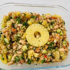 A picture of Quinoa and White Kidney Beans Salad.