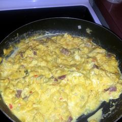 A picture of cheesy potatoes o'brien.