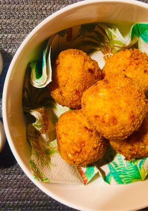 A picture of Cafe Styled 🥔 🌽 Cheesy 🧀 Crispy Bombs😋.