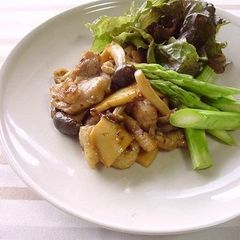 A picture of Sautéed Chicken Balsamico with Lots of Mushrooms.