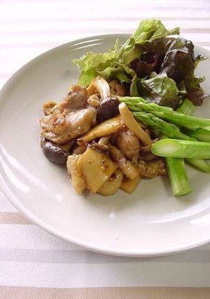 A picture of Sautéed Chicken Balsamico with Lots of Mushrooms.