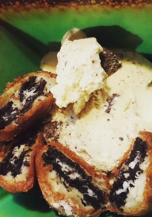 A picture of County Fair Style Deep Fried Oreos.