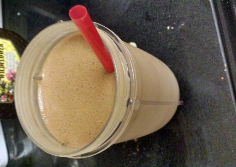 Rawesome PB&C smoothie!