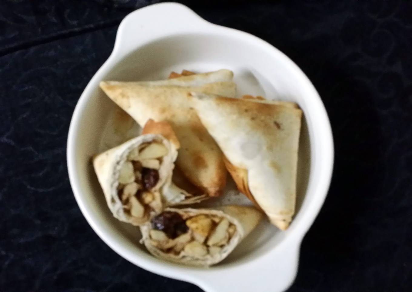 Apple cinnamon sambusa