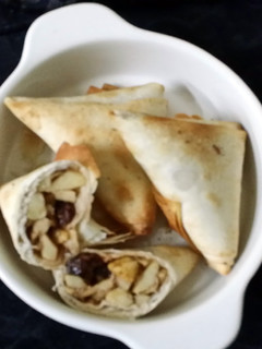 A picture of Cinnamon Apple Samboosa.