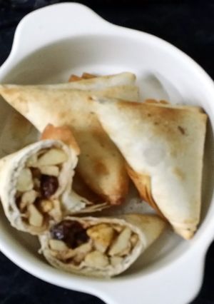A picture of Cinnamon Apple Samboosa.