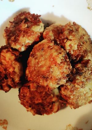 A picture of Aloo Bonda (with a Twist- more crispier).