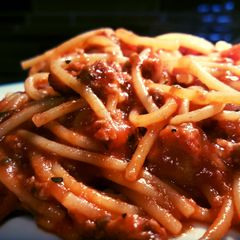 A picture of Meat sauce for spaghetti.