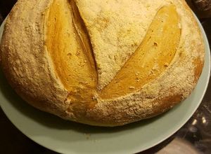 Una foto de Pan hecho con masa madre natural