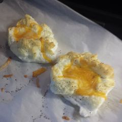 A picture of Eggs in a cloud.