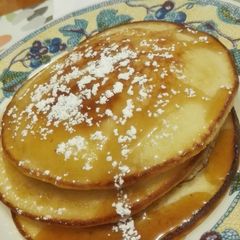 A picture of Pam's fluffy pancakes....