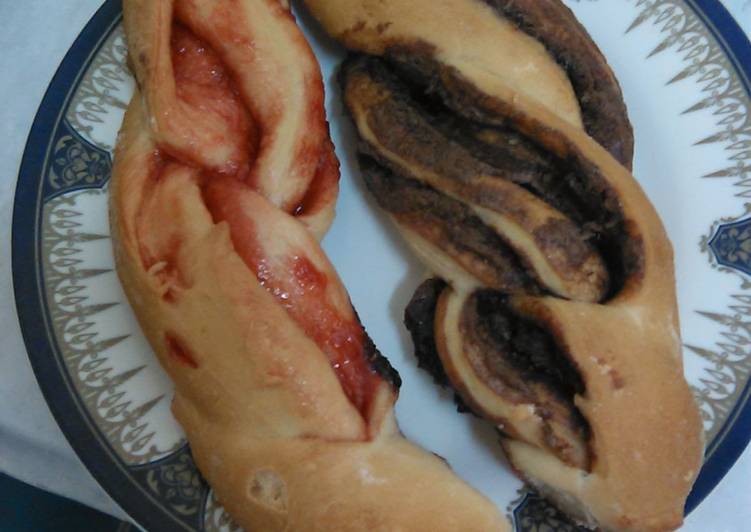 Recipe of Yummy Braided bread-Nutella and Jam
