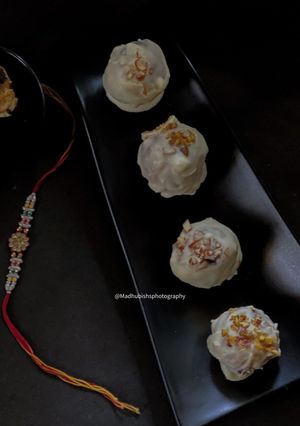 A picture of Motichoor Laddoo Truffle.