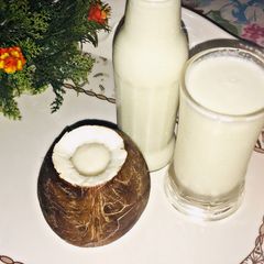 A picture of Coconut juice.