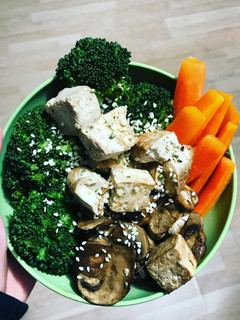Una foto de Bowl vegano con TOFU