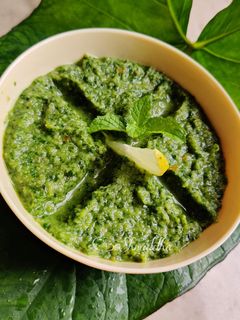 ગ્રીન ચટણી(Green chutney recipe in gujarati) રેસીપી મુખ્ય ફોટો