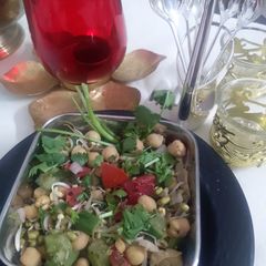 A picture of Chickpeas Salad.