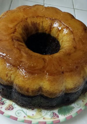 A picture of Chocoflan flan cake.