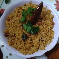 Tamarind rice/ puliyogare A picture of Tamarind rice/ puliyogare.