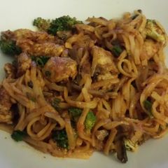 A picture of Curried Thai Chicken and Noodles.