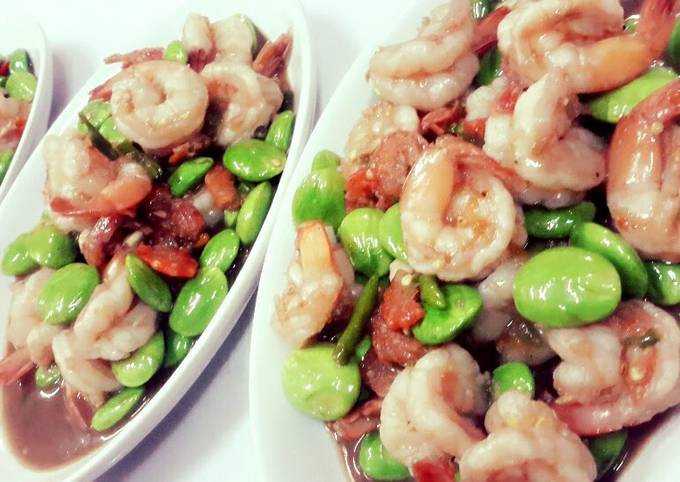 Simple Way to Make Delicious Bitter Beans Stir fried with Fresh Shrimps