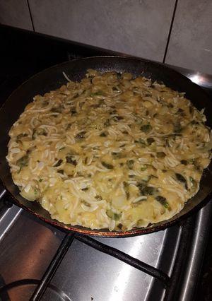 Una foto de Reciclando en una tortilla ingredientes que nos sobran