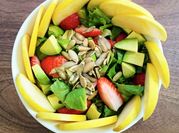 Una foto de aguacate topping