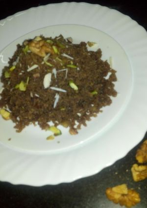 अखरोट का हलवा (Akhrot ka Halwa recipe in Hindi) रेसिपी मुख्य फोटो