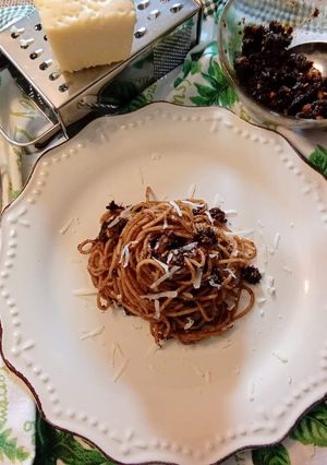 A picture of Spaghetti with Sun-Dried Tomato Pesto.