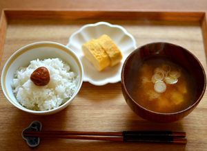 Hình của món Súp Miso cổ điển Nhật Bản với đậu phụ của Aneko-chan.