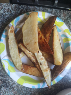 A picture of Simple potato wedges.