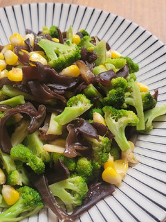 Foto resep Tumis brokoli jamur kuping