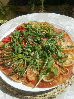 Una foto de Pizza vegana casera