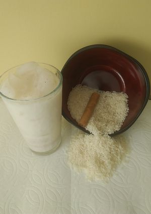 Una foto de Agua de horchata con canela