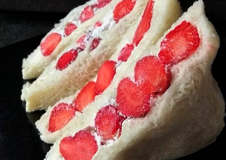 Cara Gampang Menyiapkan Ichigo Sandwich/Japanese Fruit Sandwich 🍓 yang Enak Banget