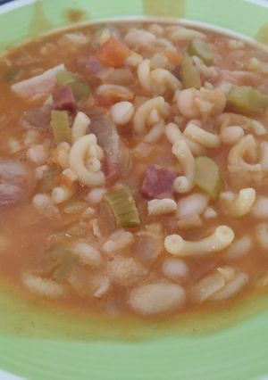 Foto principal de Potaje de judías blancas y pasta