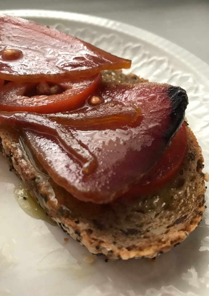 Una foto de Tostada con mojama