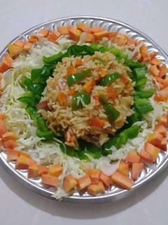 वेजिटेबल फ्राइड राइस (Vegetable fried rice recipe in hindi) रेसिपी मुख्य फोटो